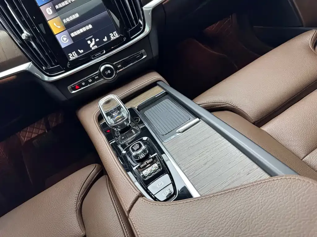 Volvo S90 — фото 10