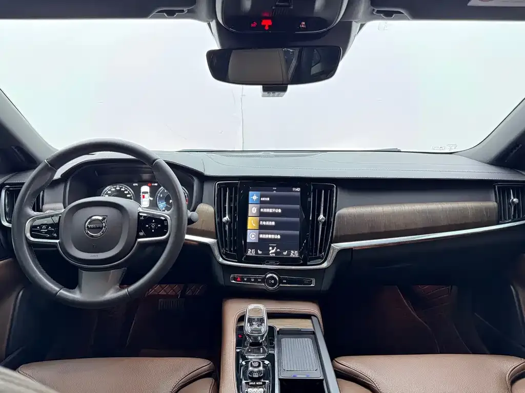 Volvo S90 — фото 7