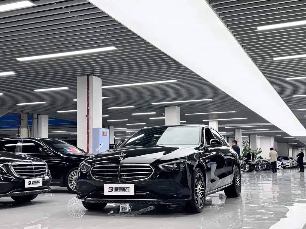 Mercedes-Benz C-Class — фото 1