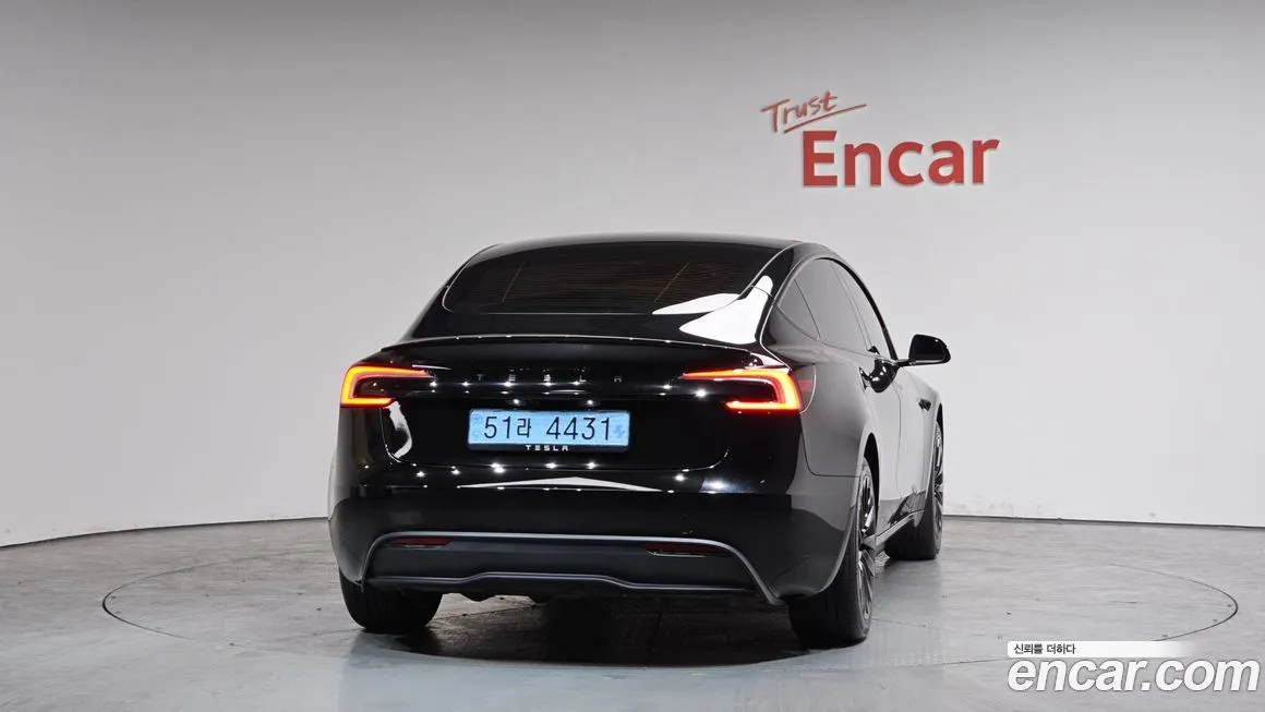 Tesla Model 3 2025 из KR, фото 2