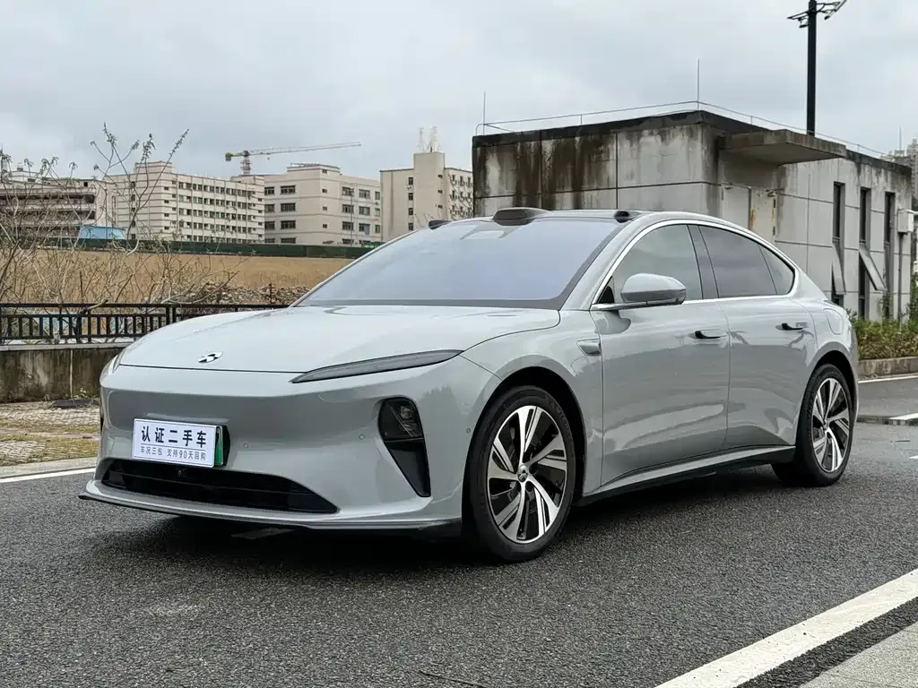 NIO ET5
