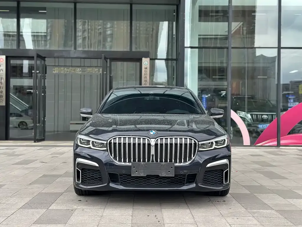 BMW 7 Series — фото 4