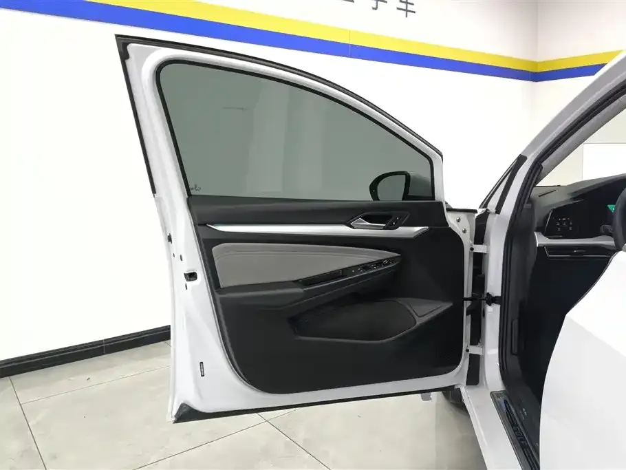 Volkswagen Golf 2021 из CN, фото 7