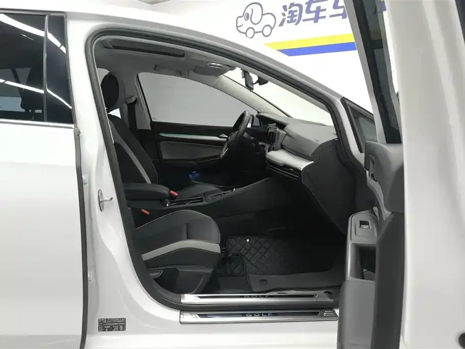 Volkswagen Golf 2021 из CN, фото 4