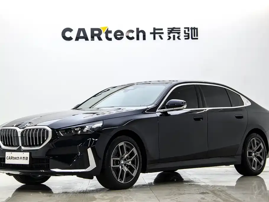 BMW 5 Series 2024 из CN, фото 1