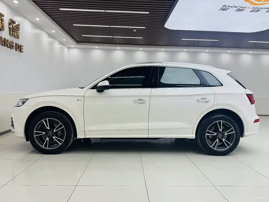Audi Q5L 2021 из CN, фото 7