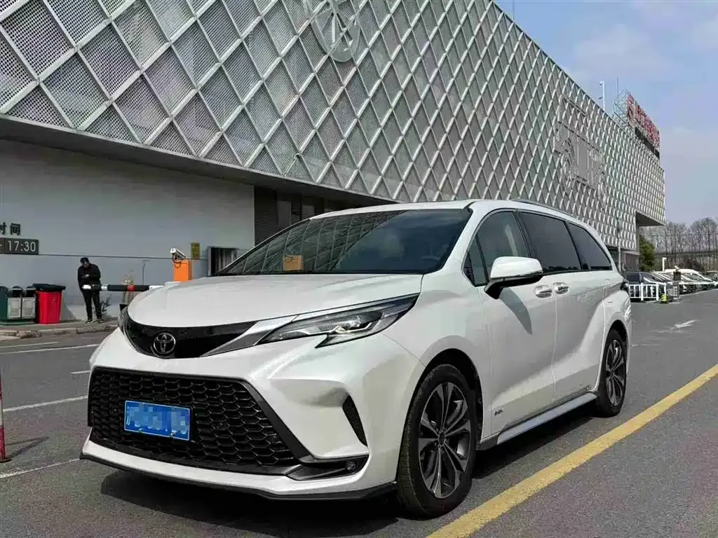 Toyota Granvia 2025 из CN, фото 1