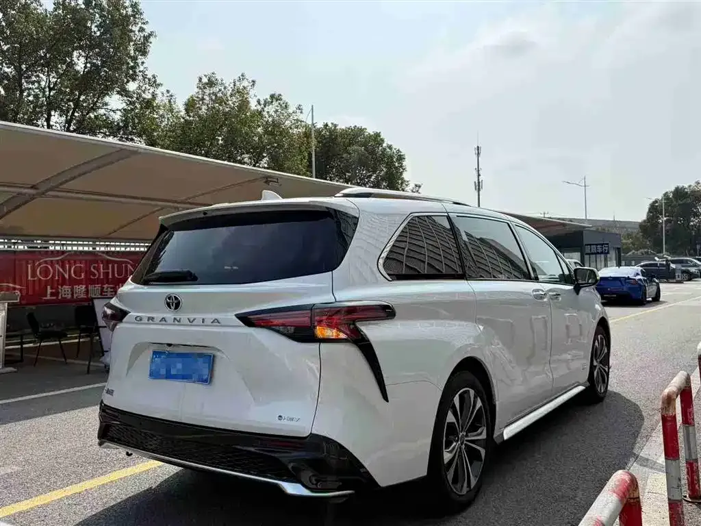 Toyota Granvia 2025 из CN, фото 6