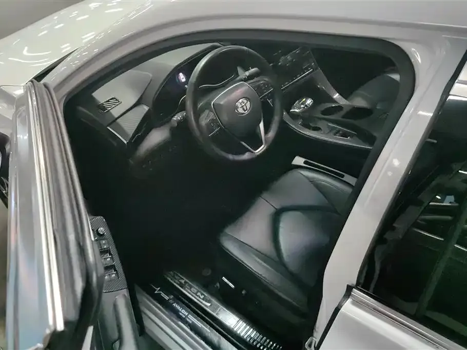 Toyota Avalon 2022 из CN, фото 2