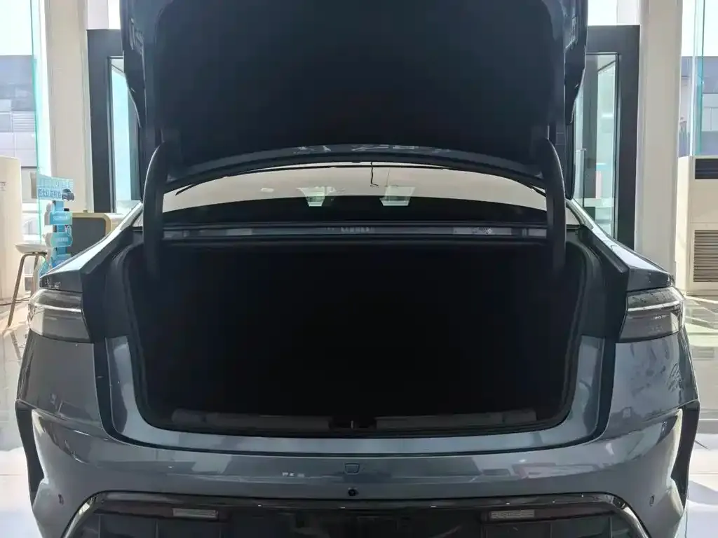 BYD Seal — фото 3