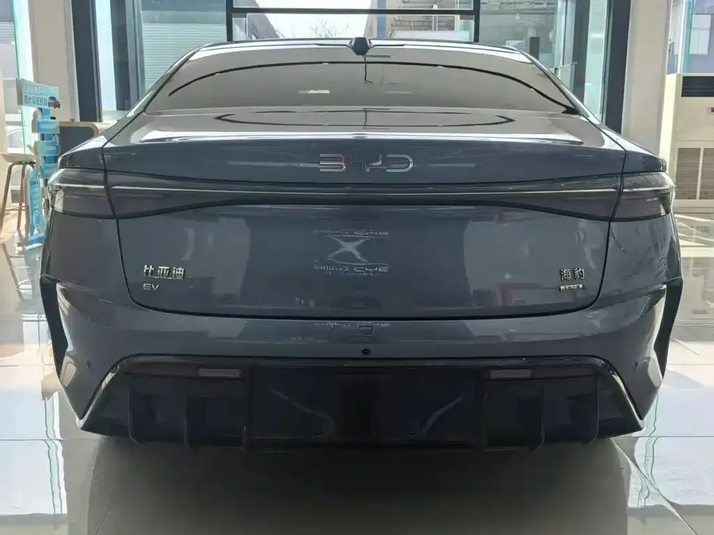 BYD Seal — фото 10