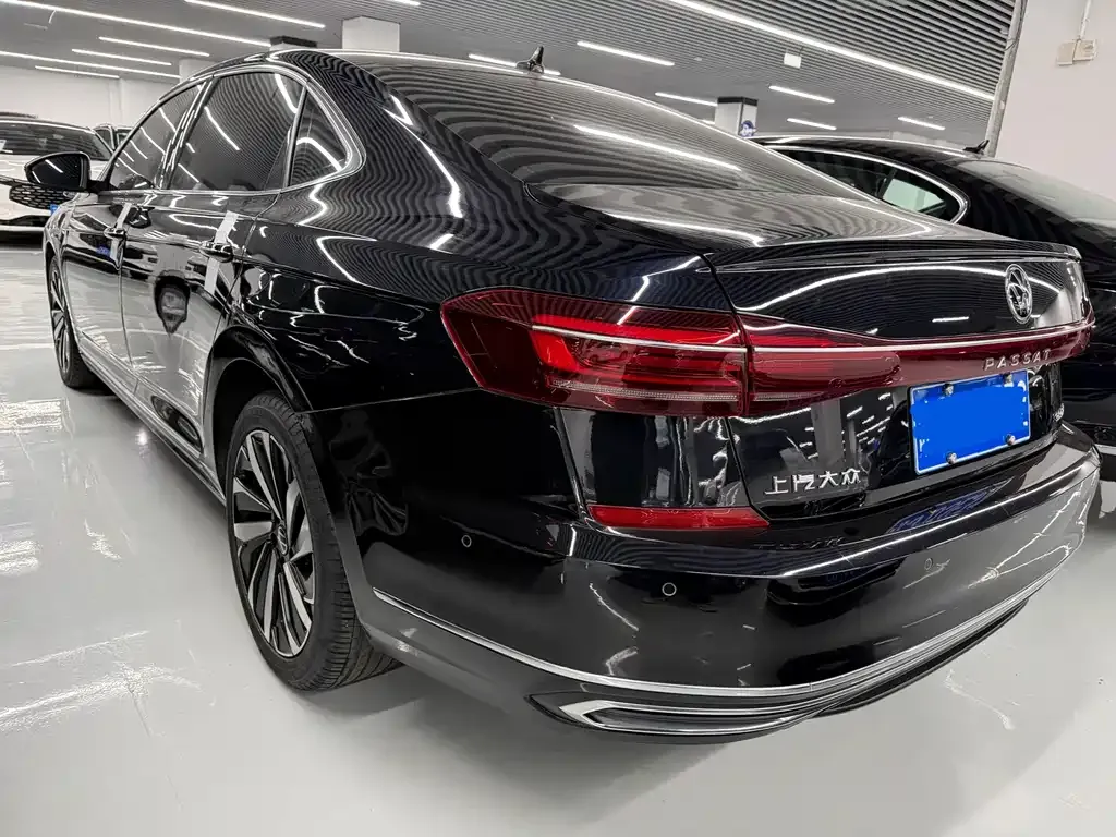 Volkswagen Passat — фото 5