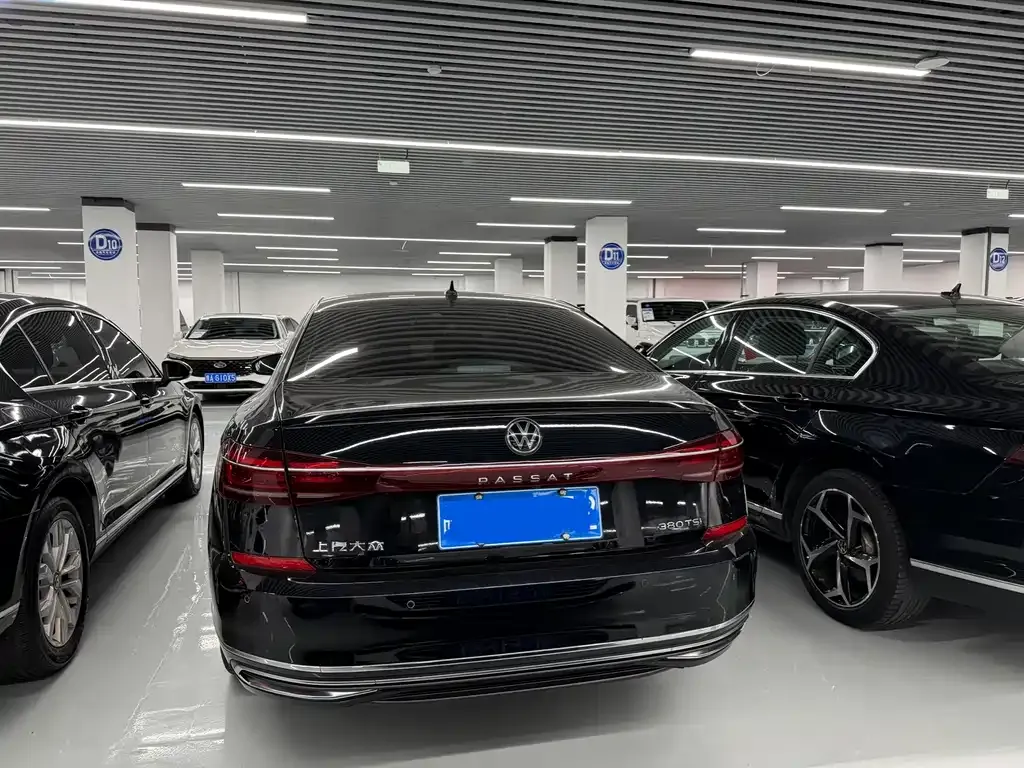 Volkswagen Passat — фото 9