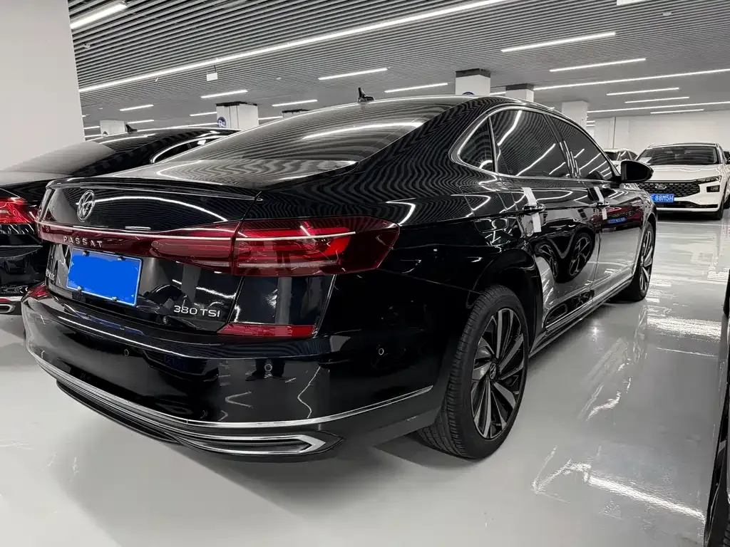 Volkswagen Passat — фото 4