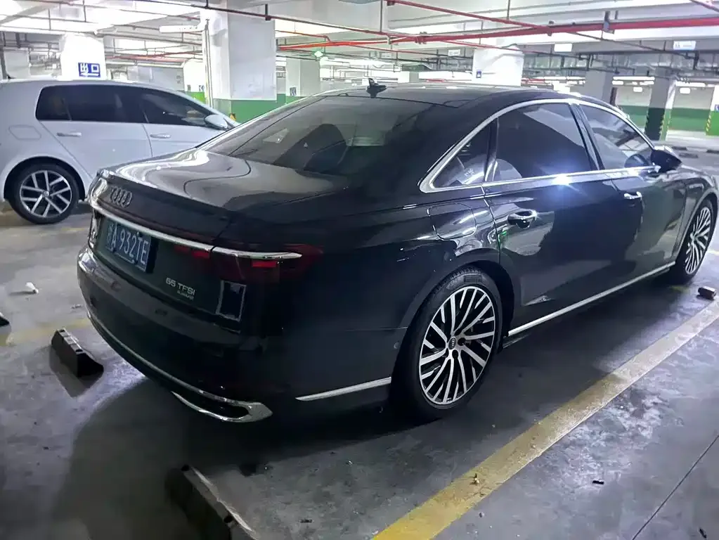 Audi A8 — фото 4