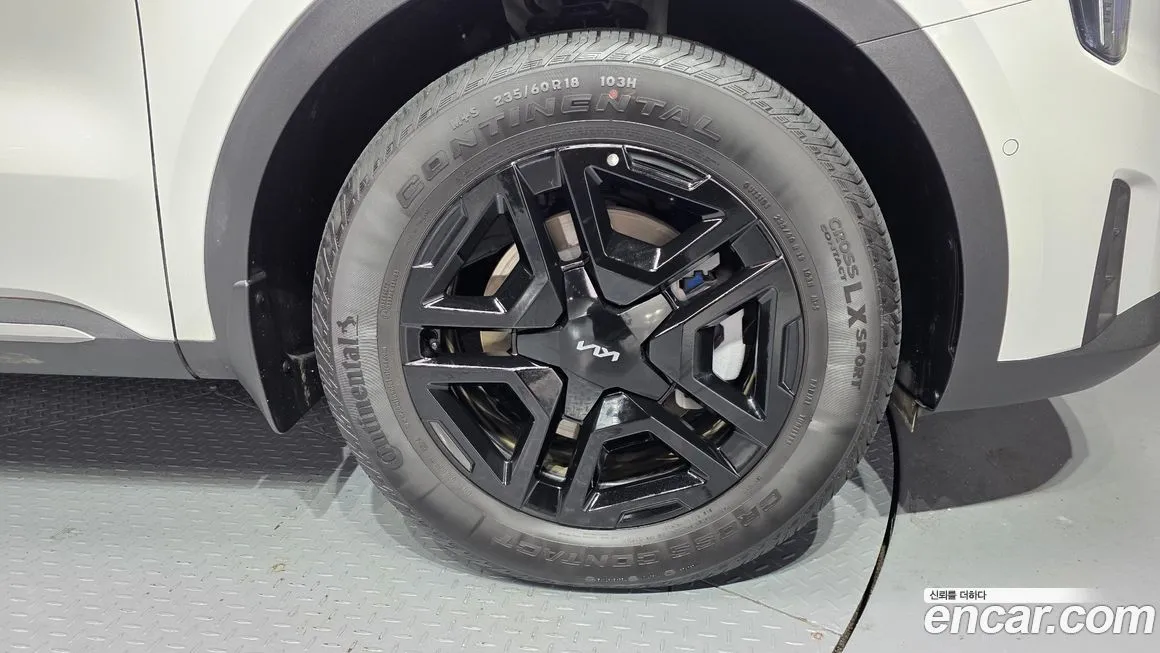 Kia Sorento — фото 7