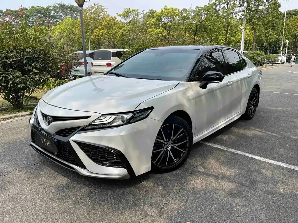 Toyota Camry 2023 из CN, фото 1