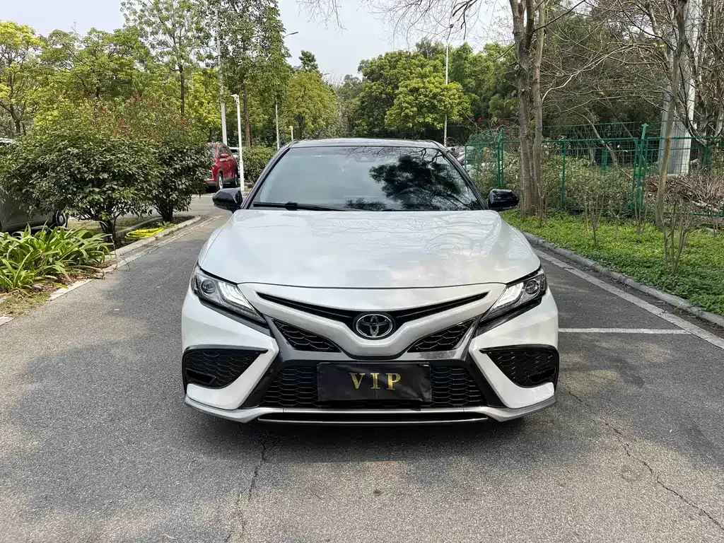 Toyota Camry 2023 из CN, фото 5