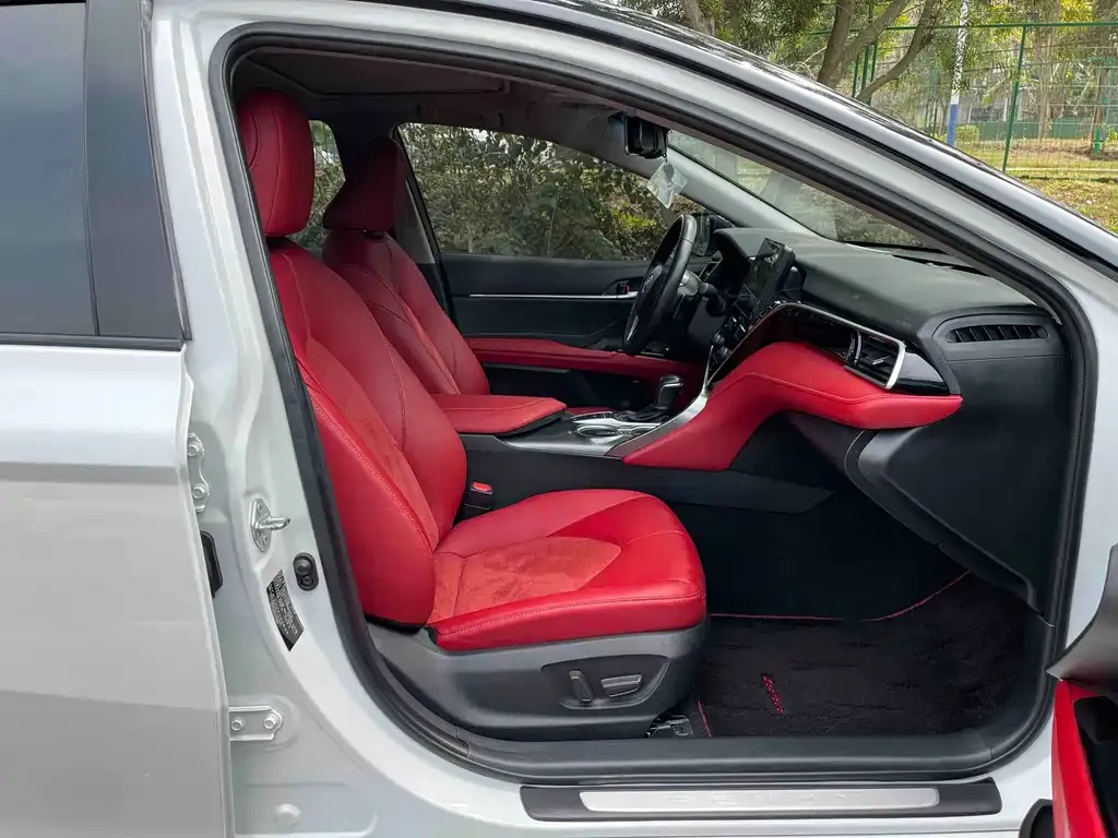 Toyota Camry 2023 из CN, фото 10
