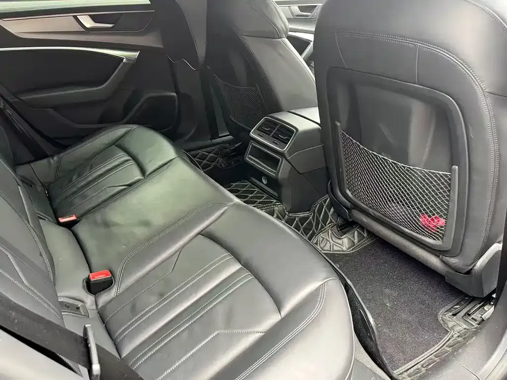 Audi A7 2021 из CN, фото 9