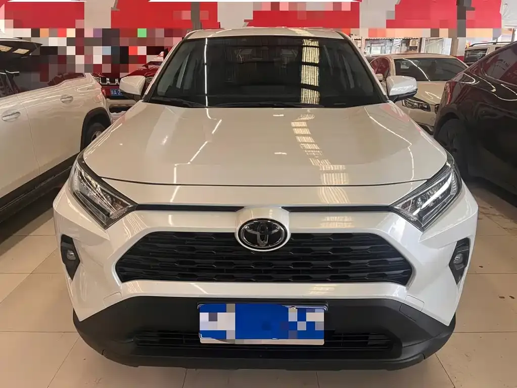 Toyota RAV4 — фото 10
