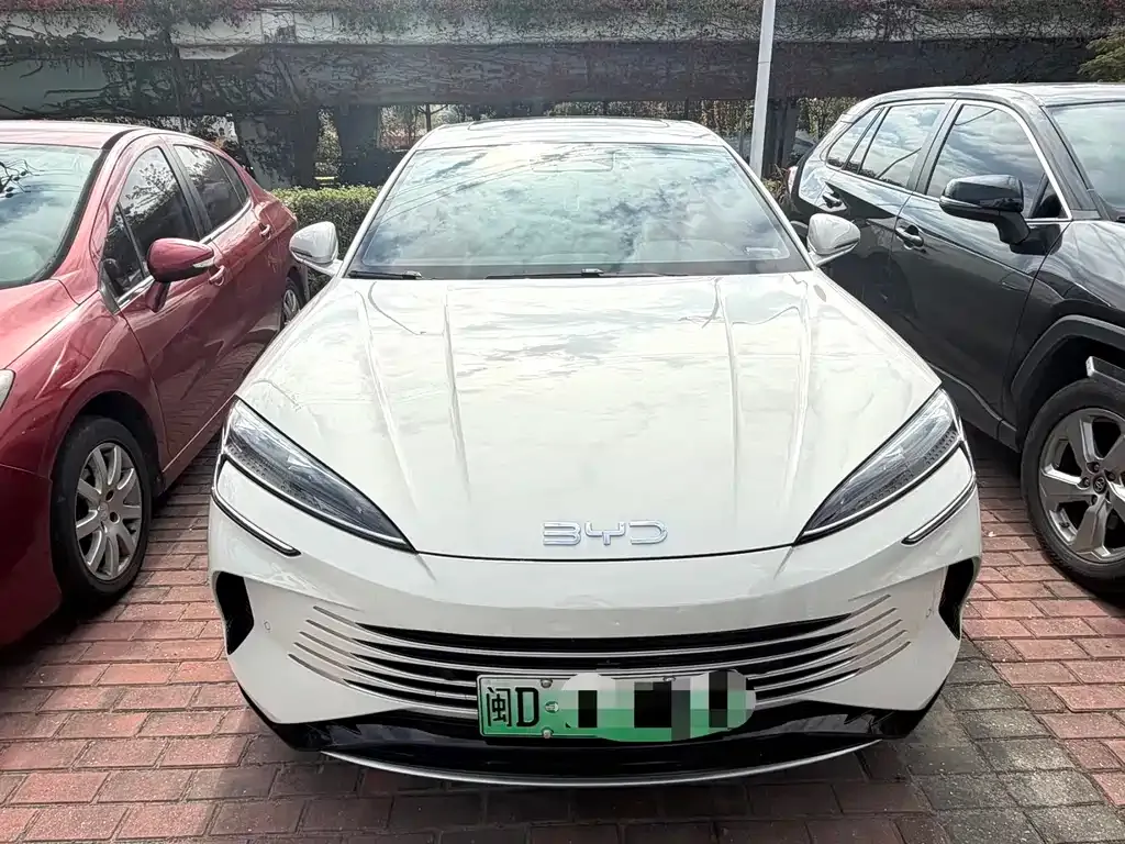 BYD Seal 07 DM-i — фото 9