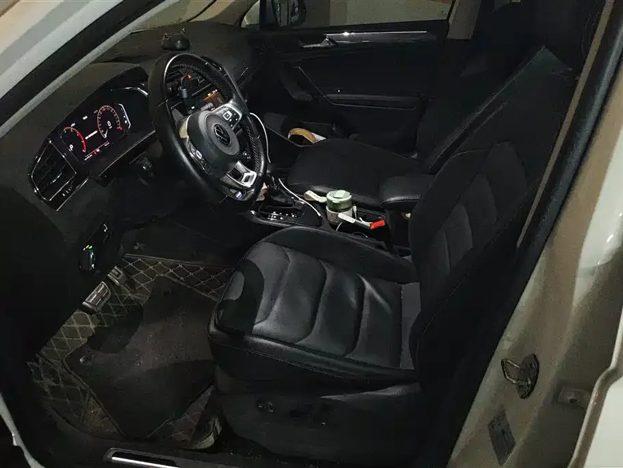 Volkswagen Tiguan L 2021 из CN, фото 2