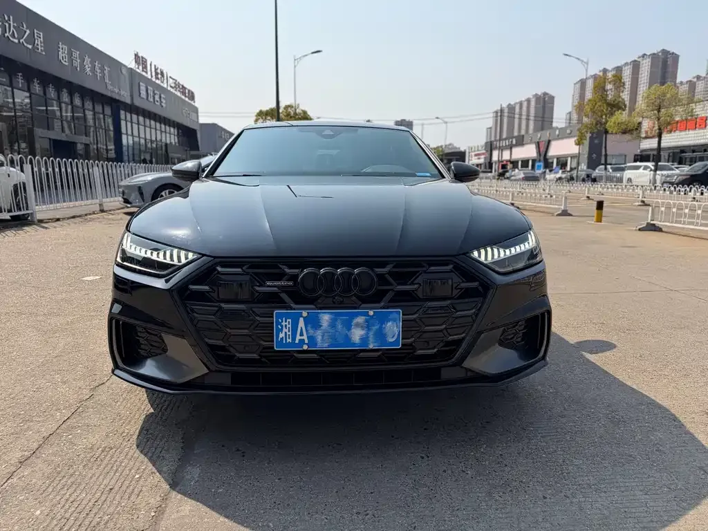 Audi A7L — фото 2