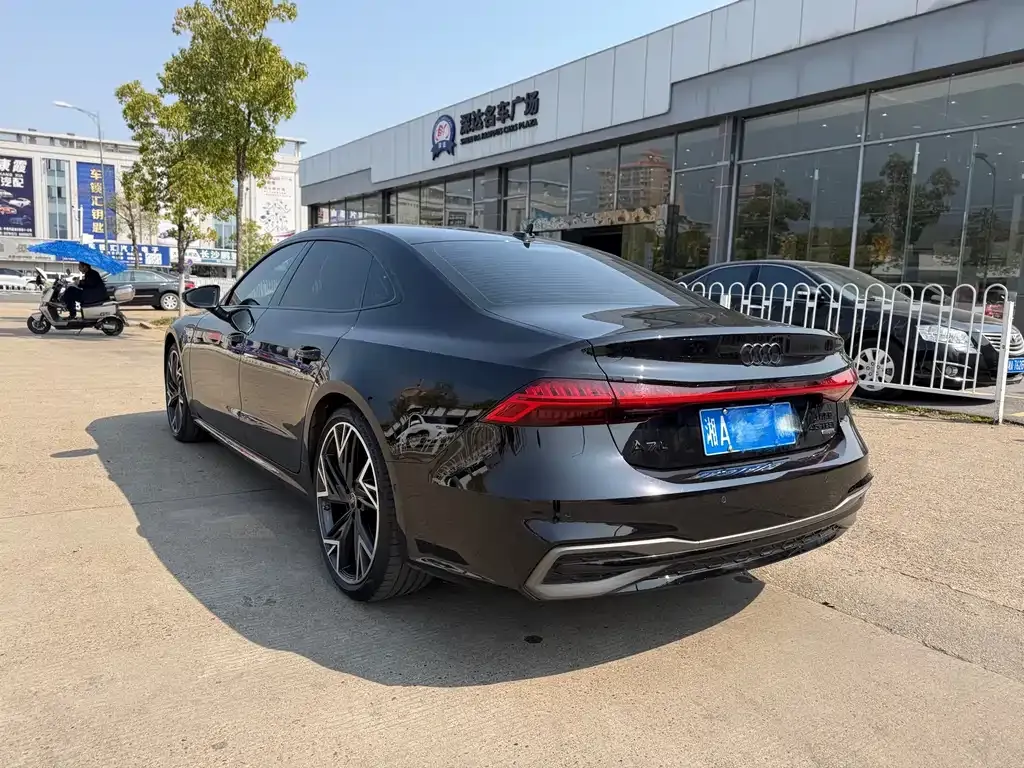 Audi A7L — фото 6