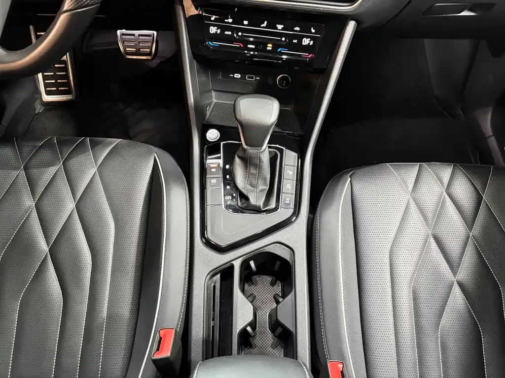 Volkswagen Tiguan L — фото 6