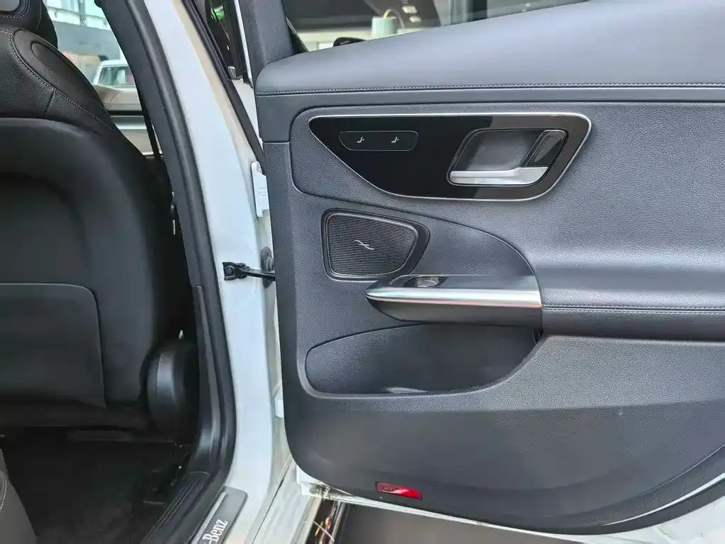 Mercedes-Benz C-Class 2023 из CN, фото 8