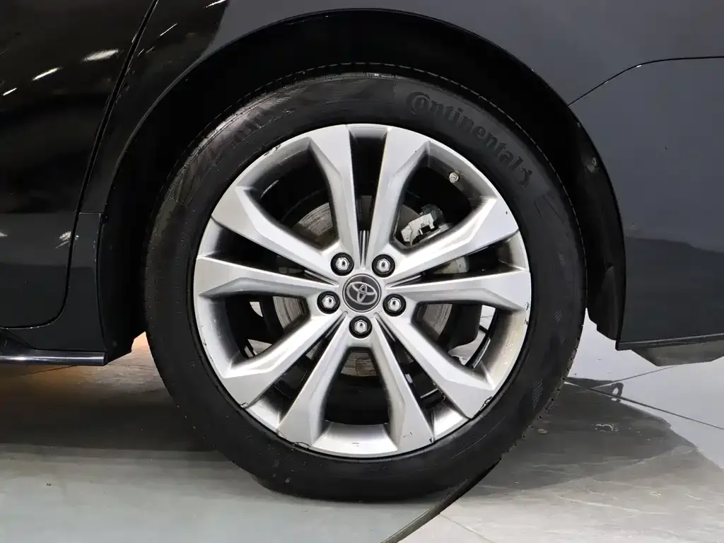 Toyota Sienna 2023 из CN, фото 2