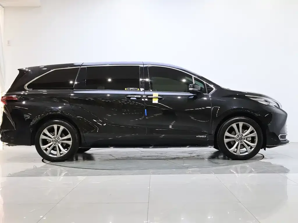 Toyota Sienna 2023 из CN, фото 3
