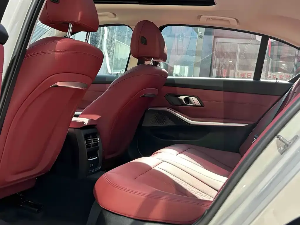 BMW 3 Series 2024 из CN, фото 3