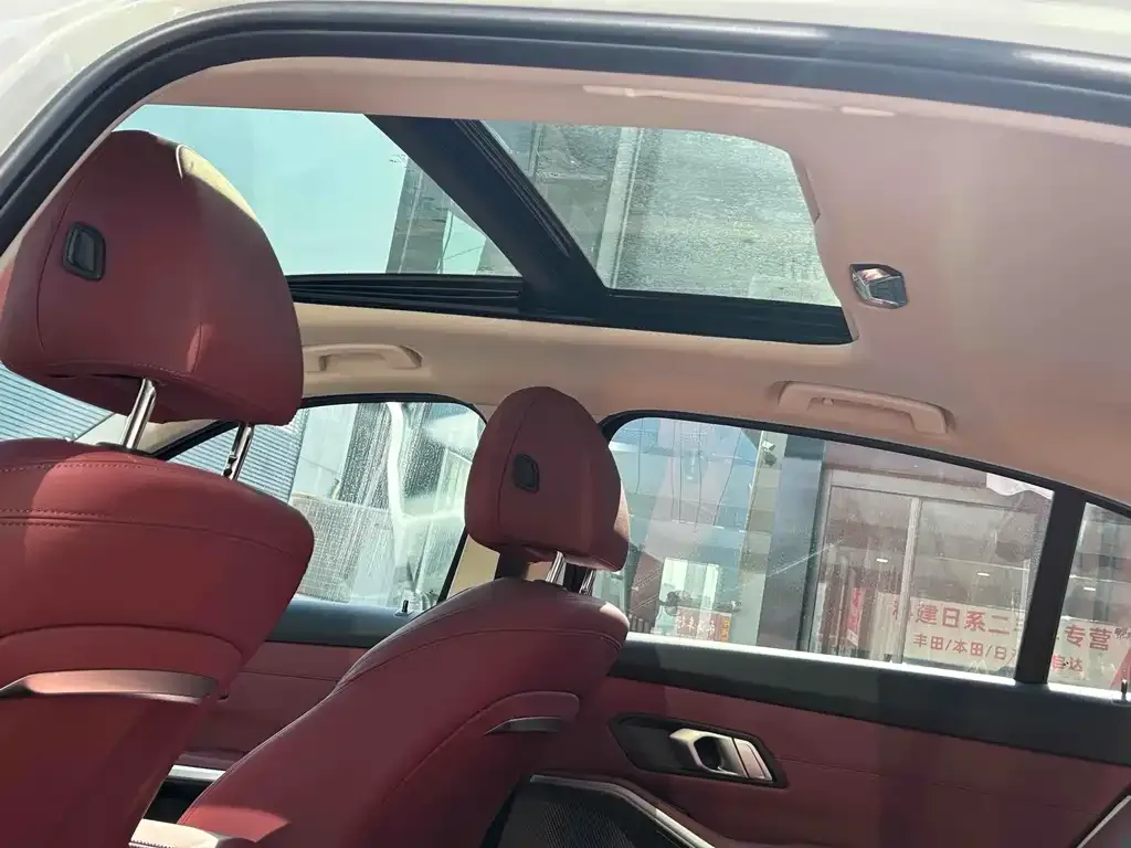 BMW 3 Series 2024 из CN, фото 2