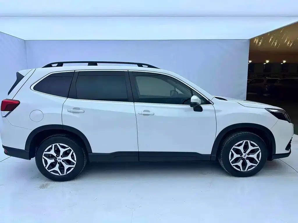 Subaru Forester — фото 4