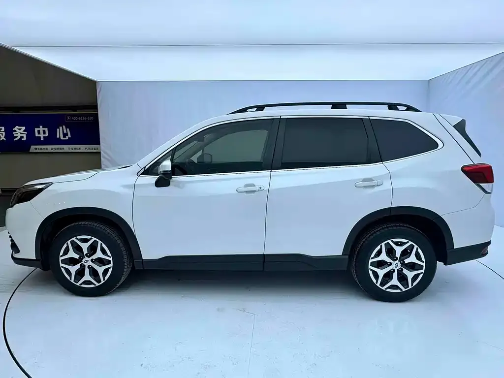 Subaru Forester — фото 7