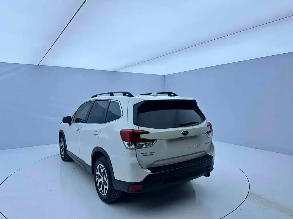 Subaru Forester — фото 6