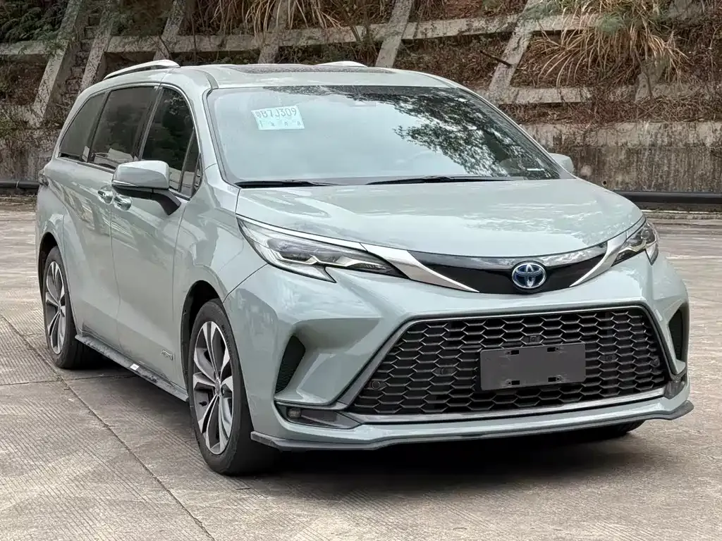 Toyota Granvia 2023 из CN, фото 7