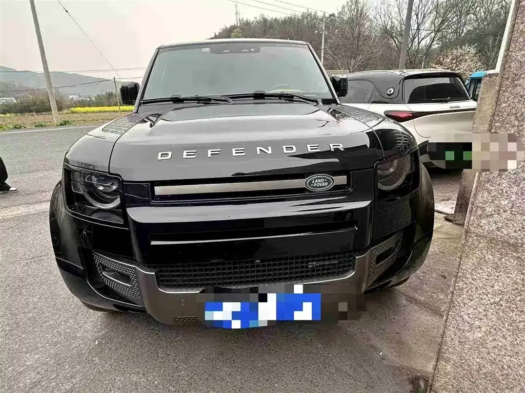 Land Rover Defender — фото 1