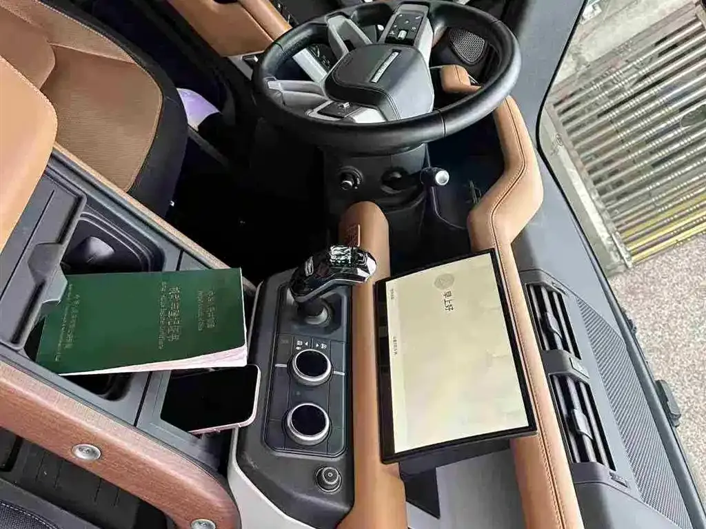 Land Rover Defender — фото 7