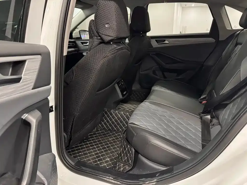 Volkswagen Sagitar 2023 из CN, фото 8