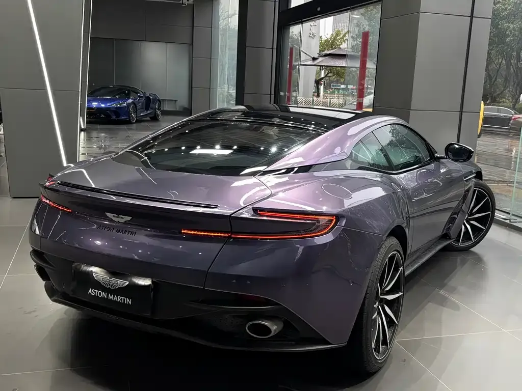 Aston Martin DB11 2021 из CN, фото 8