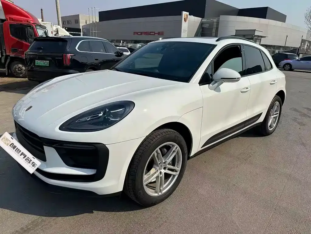 Porsche Macan — фото 1