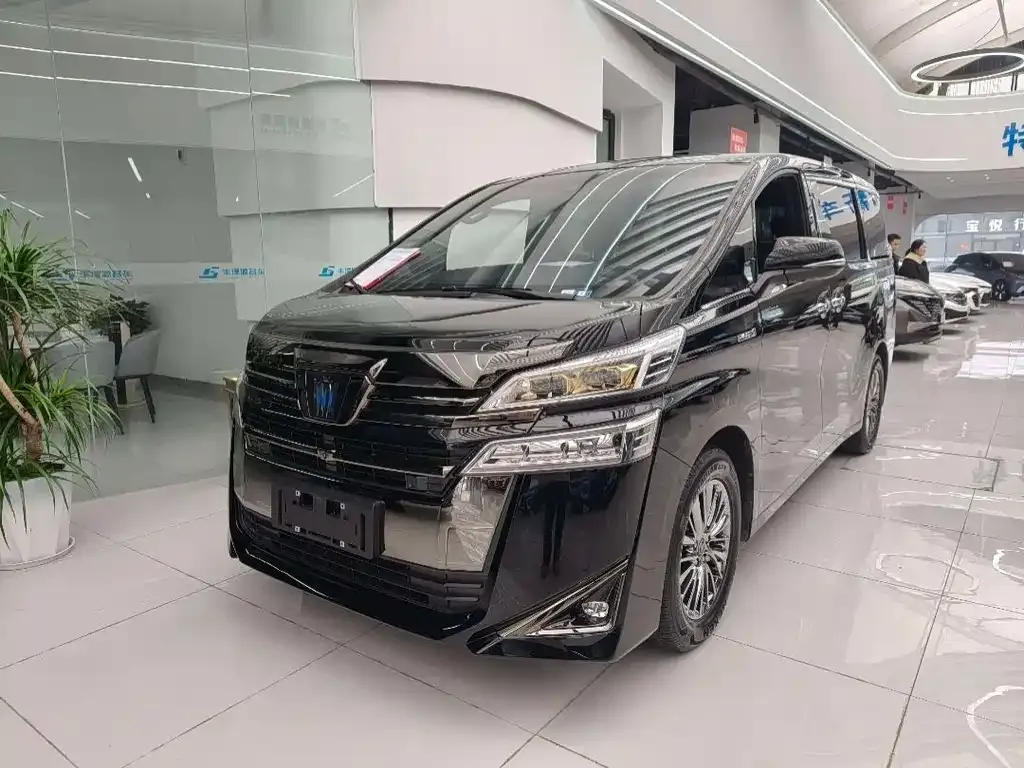 Toyota Vellfire 2023 из CN, фото 1