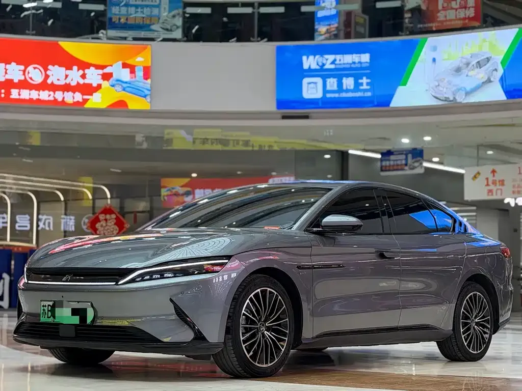 BYD Han — фото 1