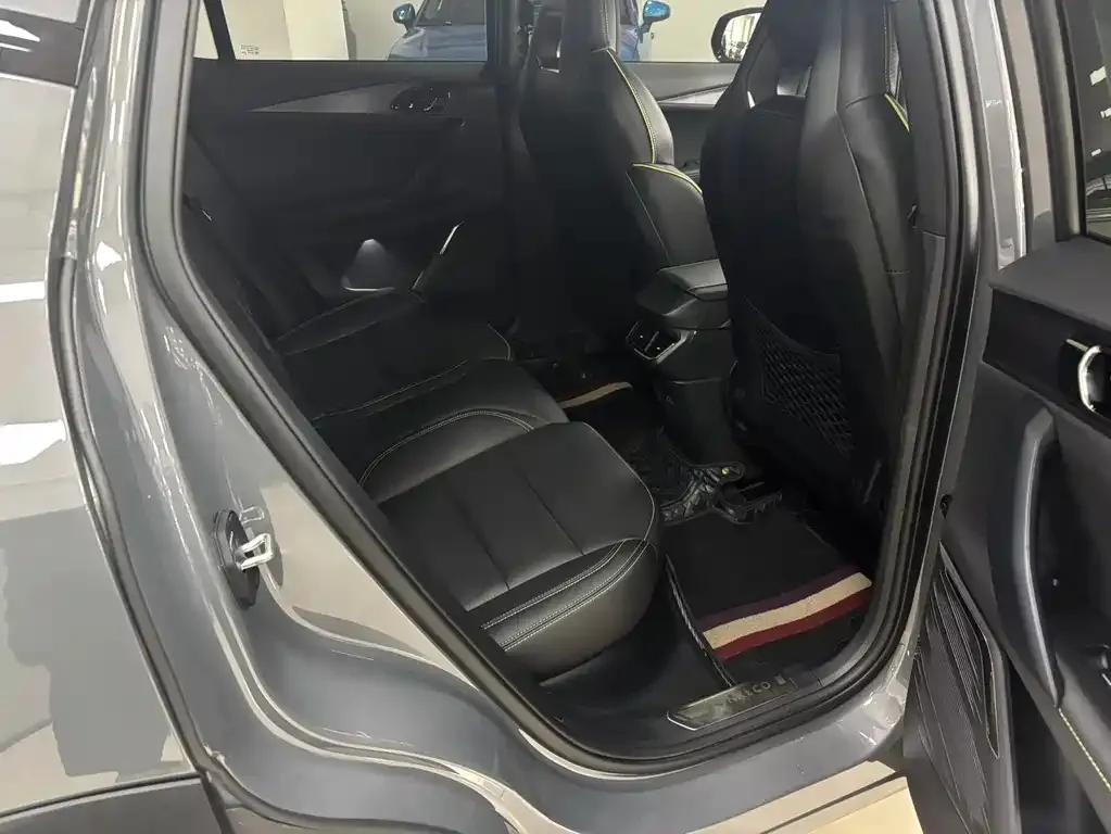 Lynk & Co 06 — фото 10