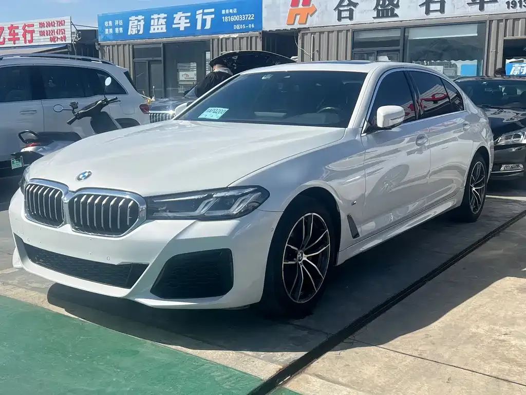 BMW 5 Series — фото 1