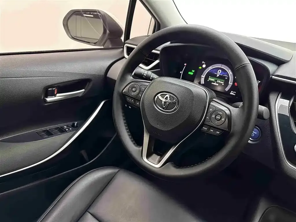 Toyota Corolla — фото 9