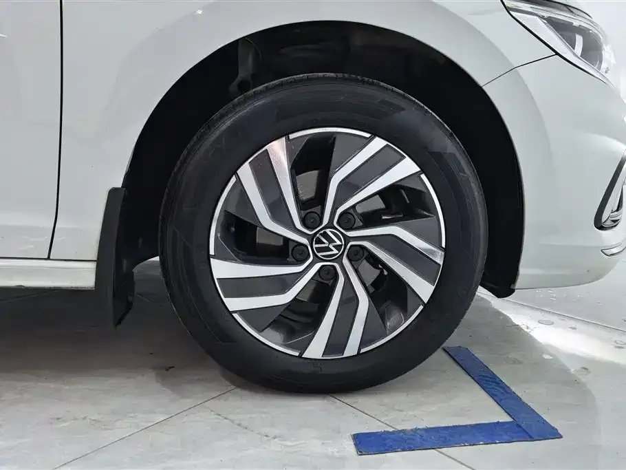 Volkswagen Bora 2023 из CN, фото 9